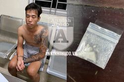 'Diễn trò' bất thành, đối tượng bỏ chạy quyết liệt khi bị CSCĐ Đặc nhiệm kiểm tra