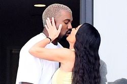 Kim - Kanye West ở cùng nhau sau khi muốn ly hôn