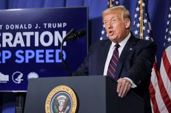 Tổng thống Trump công bố hợp đồng sản xuất vaccine với Fujifilm