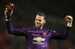 Roy Keane kêu gọi MU loại bỏ De Gea