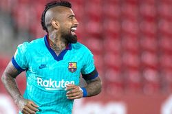 Arturo Vidal vẫn còn quan trọng với Barca