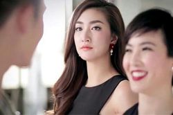 Chỉ bằng một giỏ hoa quả, vợ khiến kẻ thứ 3 tái mặt
