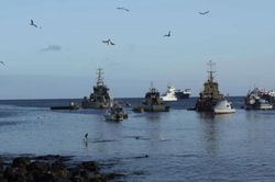 Hàng trăm tàu Trung Quốc gần quần đảo Galapagos, Ecuador báo động