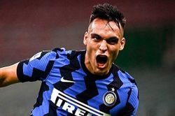Inter Milan khiến Napoli thất thế trong cuộc đua dự cúp châu Âu