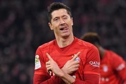 Klose dạy Lewandowski dứt điểm trước thềm Champions League
