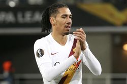 Solskjaer và bài toán khó mang tên Chris Smalling