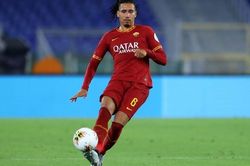MU 'đau đầu' vì Chris Smalling