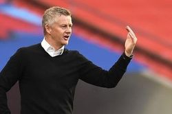 Chuyển nhượng MU 29/7: MU có mùa Hè siêu mua sắm. Đau đầu vì người thừa Smalling