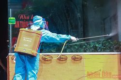 Hà Nội phong tỏa nơi ở và cửa hàng có ca nghi nhiễm Covid-19