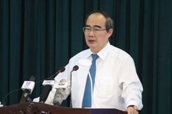 Bí thư TP.HCM: Kiềm chế nhu cầu cá nhân để phòng dịch Covid-19