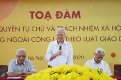 Nhiều trường tư hoãn tựu trường để chống Covid-19