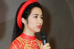 Dân mạng càng 'ném đá' với cách xin lỗi của Hòa Minzy sau đưa tin giả mạo về COVID-19