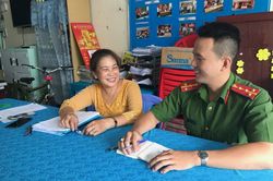 Cô Trưởng khu vực đảm việc nhà, tận tụy vì công việc chung