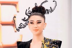 Lâm Khánh Chi hạnh phúc khoe quà cực 'khủng' từ bố mẹ hai bên