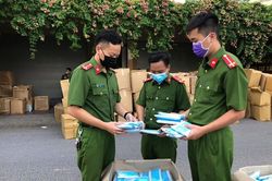 Phát hiện, thu giữ hơn 800.000 khẩu trang không rõ nguồn gốc