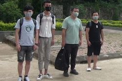 Trao trả 4 người Trung Quốc nhập cảnh trái phép vào Việt Nam