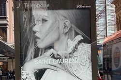 Vừa thành đại sứ, Rosé (BlackPink) đã giúp hãng Saint Laurent tăng 1.000% lượt tìm kiếm