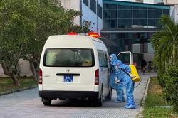 Chuyển bệnh nhân COVID-19 tiên lượng rất xấu từ Đà Nẵng ra Huế điều trị