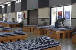 Doanh nhân Ấn Độ biến văn phòng thành cơ sở điều trị Covid-19
