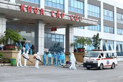 Bảo vệ lực lượng 'áo trắng' trên tuyến đầu chống dịch COVID-19