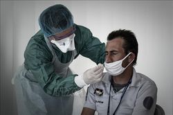Pháp kêu gọi người dân tuân thủ quy định phòng dịch COVID-19