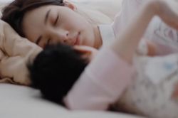 Ông xã Hoa hậu Đặng Thu Thảo lần đầu chia sẻ clip quay cận mặt con trai 2 tháng tuổi