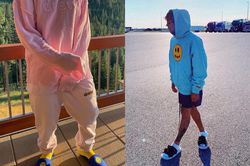 Justin Bieber thích đi tất màu sắc cùng dép lê