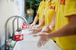 Cùng UNICEF Việt Nam và WHO ngăn ngừa dịch Covid - 19