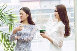 Vợ choáng váng khi tình cờ gặp cô thư ký quê mùa của chồng ở quán cà phê