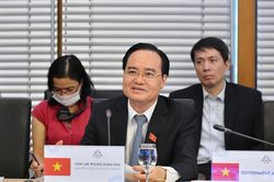 Bộ trưởng Phùng Xuân Nhạ đề nghị thúc đẩy chuyển đổi số trong giáo dục