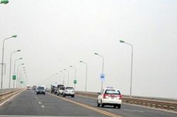 Hơn 260 tỷ trị hằn lún mặt cầu Thăng Long