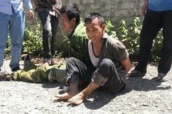 Hai đối tượng vận chuyển ma túy chống trả cảnh sát để tẩu thoát