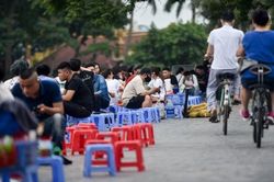 Hà Nội cấm mở quán karaoke, trà đá vỉa hè phòng COVID-19 từ 1/8