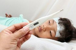 Những lưu ý khi dùng thuốc trị sốt xuất huyết tại nhà