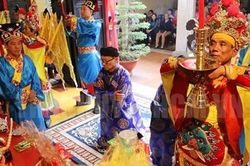 Bên Lăng Ông Bà Chiểu
