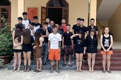Quảng Ninh: Hàng chục nam thanh nữ tú 'chơi' ma túy trong quán karaoke