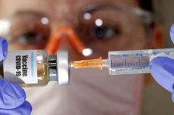 Mỹ chi mạnh cho Sanofi và GSK nghiên cứu vắcxin COVID-19
