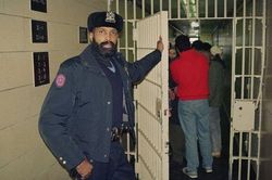 Điều khiến Rikers Island được mệnh danh là 'đảo tra tấn' - nỗi khiếp đảm của tù nhân Mỹ