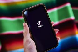 TikTok bị Mỹ dọa tẩy chay, Microsoft muốn mua lại