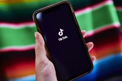 Tổng thống Mỹ Donald Trump yêu cầu ByteDance bán TikTok