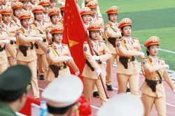 Những 'bóng hồng' nổi bật trong màn diễu binh lực lượng Công an nhân dân