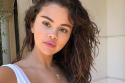Selena Gomez dành 100 triệu USD thành lập quỹ sức khỏe tinh thần