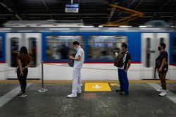 Ca nhiễm vượt mốc 100.000, Philippines lo thất thủ vì Covid-19