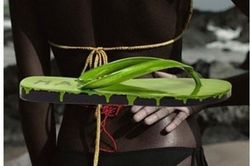 Hãng Marni xin lỗi vì đăng ảnh phân biệt chủng tộc