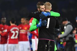 Chuyển nhượng MU 2/8: Kasper Schmeichel sẽ thay De Gea, Dortmund ra hạn chót mua Sancho
