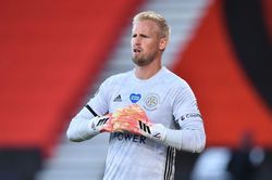 MU gây sốc chuyển nhượng, mua Kasper Schmeichel thay De Gea