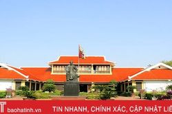 Thăm vườn Nguyễn, nhớ kỷ niệm với bác sỹ người Anh về Truyện Kiều