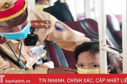 CSGT Hà Tĩnh tập trung kiểm tra vi phạm quy định phòng, chống dịch Covid-19 trên xe khách