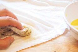 Đổ lòng trắng vào giặt quần áo ai cũng thắc mắc nhưng chỉ 30 phút sau hiệu quả bất ngờ