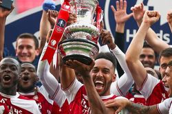 Arsenal vô địch FA Cup sau trận thắng ngược Chelsea